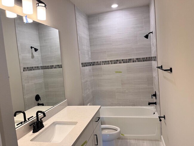 Building Photo - 13627 Ritta Island Dr