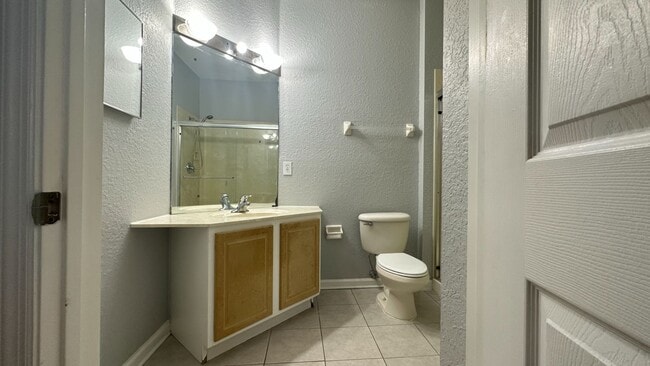 Building Photo - Vista Lakes