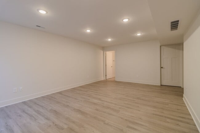 Building Photo - Trailside Condo-2 Bd 2.5 Bath