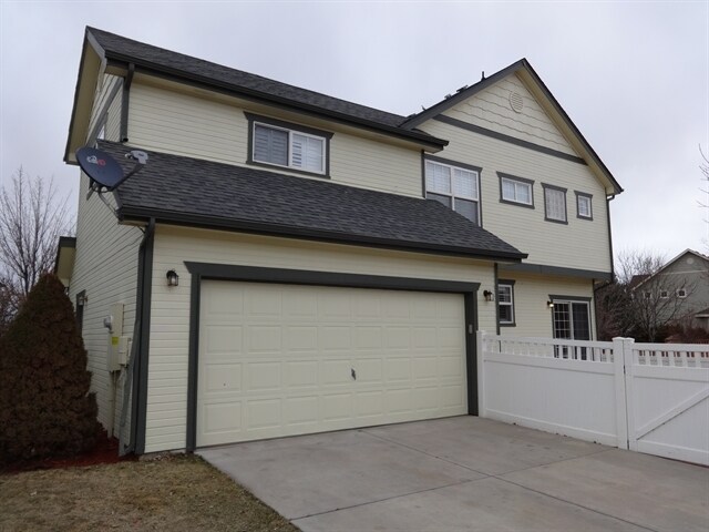 Building Photo - 439 Longspur Dr
