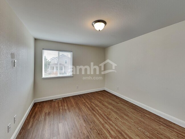 Building Photo - 12749 Ventana St