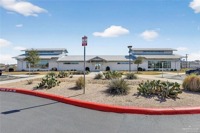 Building Photo - 22 Silos Meadows