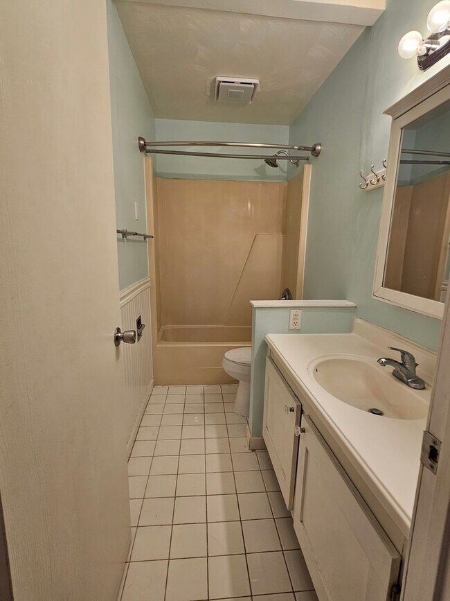 Building Photo - 535 Marjorie Mae St