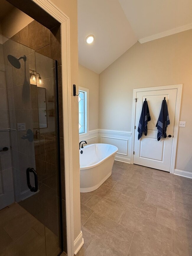Building Photo - 26316 Woodfield Dr