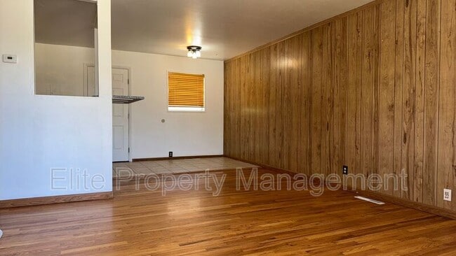 Building Photo - 2870 Aster St