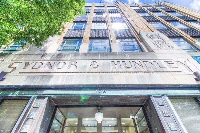 Building Photo - 108 E Grace St