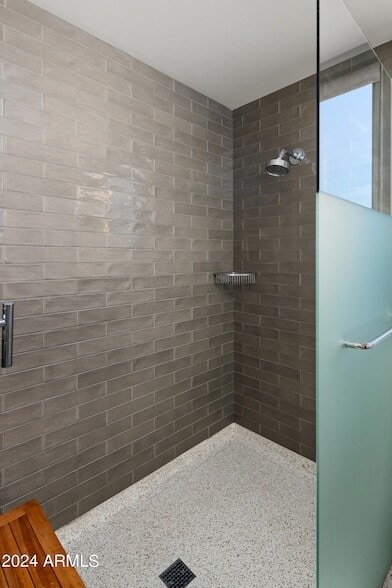 Building Photo - 15212 N Sandy Blf Rd