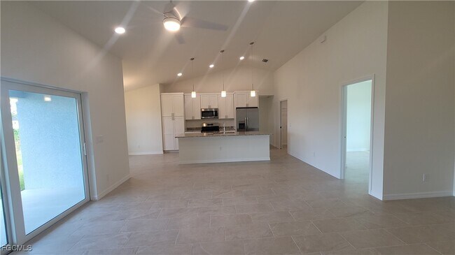 Building Photo - 4016 NE 12th Ct