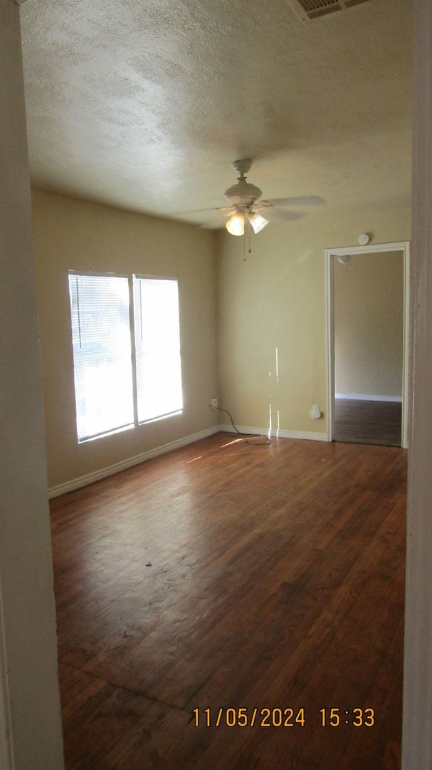 Building Photo - Very nice updated home! Half month rent free($362.50) on the 2nd full month's rent