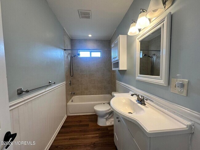 Building Photo - 4 Spring St