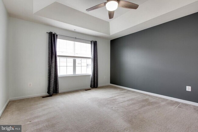 Building Photo - 7926 Silver Oak Rd