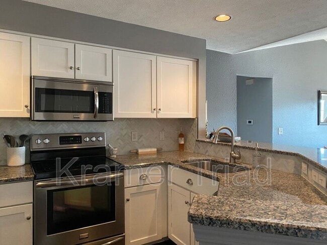 Building Photo - 1384 Heatherwood Ln