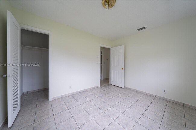 Building Photo - 2702 NW 51st Pl