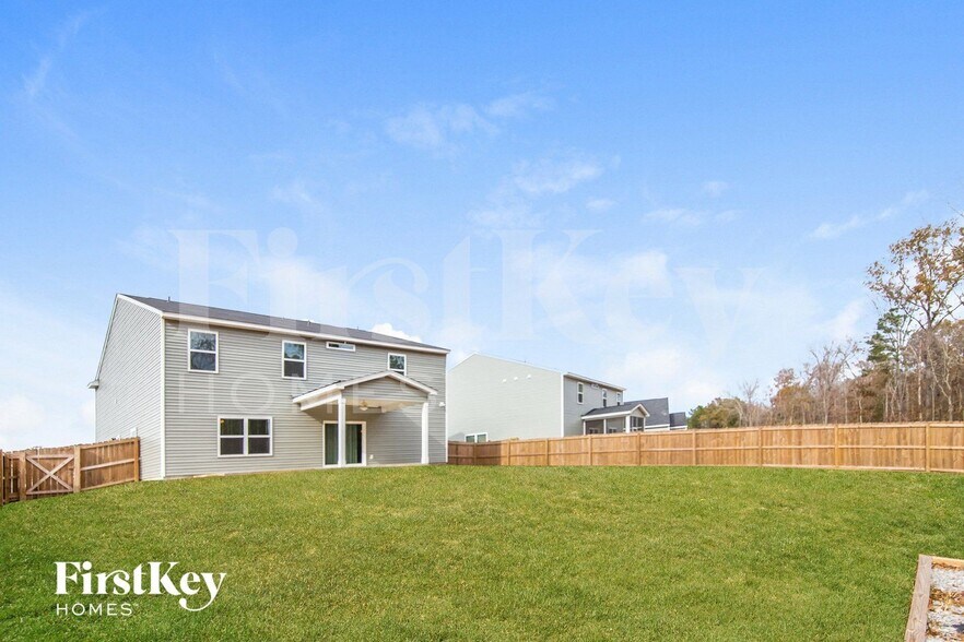 Building Photo - 226 Hyrne Dr