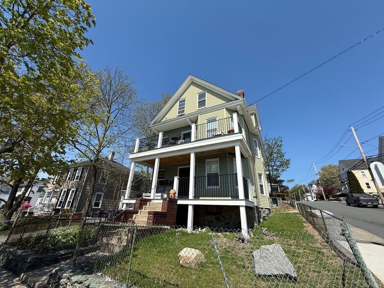 Building Photo - 180 Dana Ave
