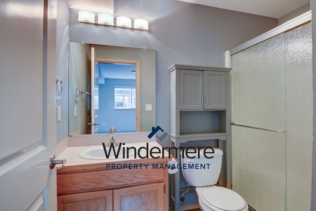 Building Photo - 2 Bedroom 2 Bath Condo