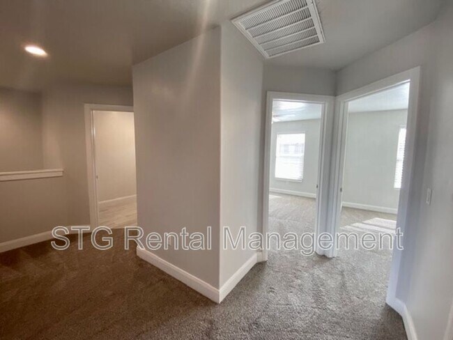 Building Photo - 3132 S Relic Ridge Dr