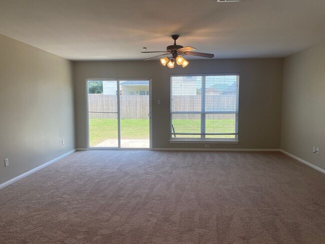 Building Photo - 4 BEDROOM, BELTON ISD