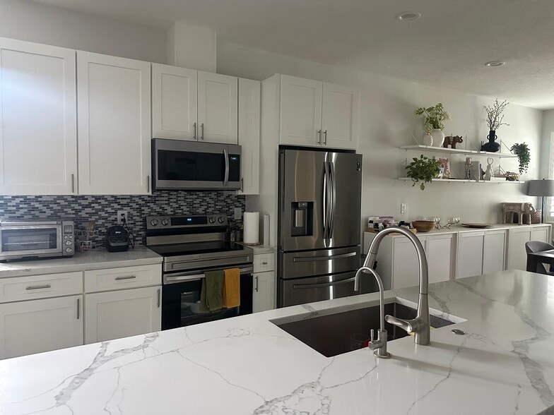 Building Photo - 4720 Emerson Ave S