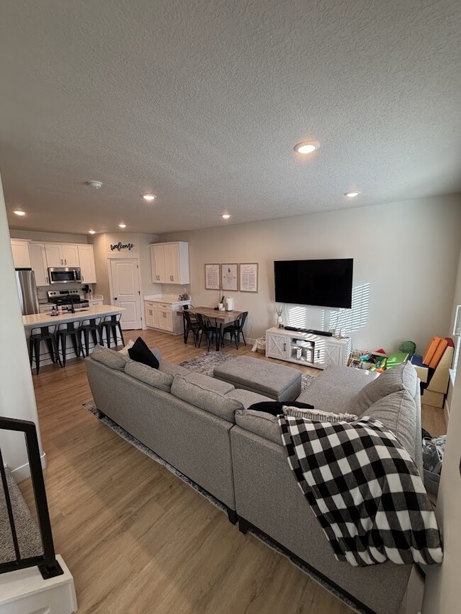 Building Photo - 1162 N 550 W