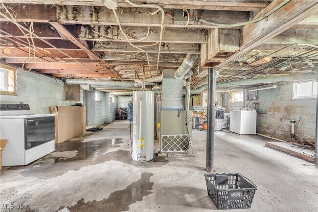 Building Photo - 11508 Headley Ave