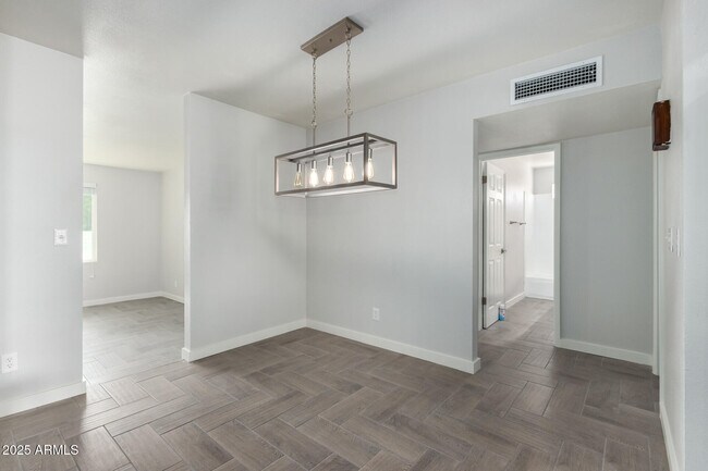 Building Photo - 1308 S Polly Ann Dr