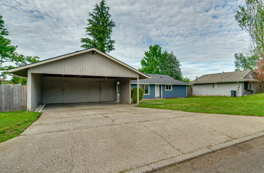 Building Photo - 20901 SE Morrison St