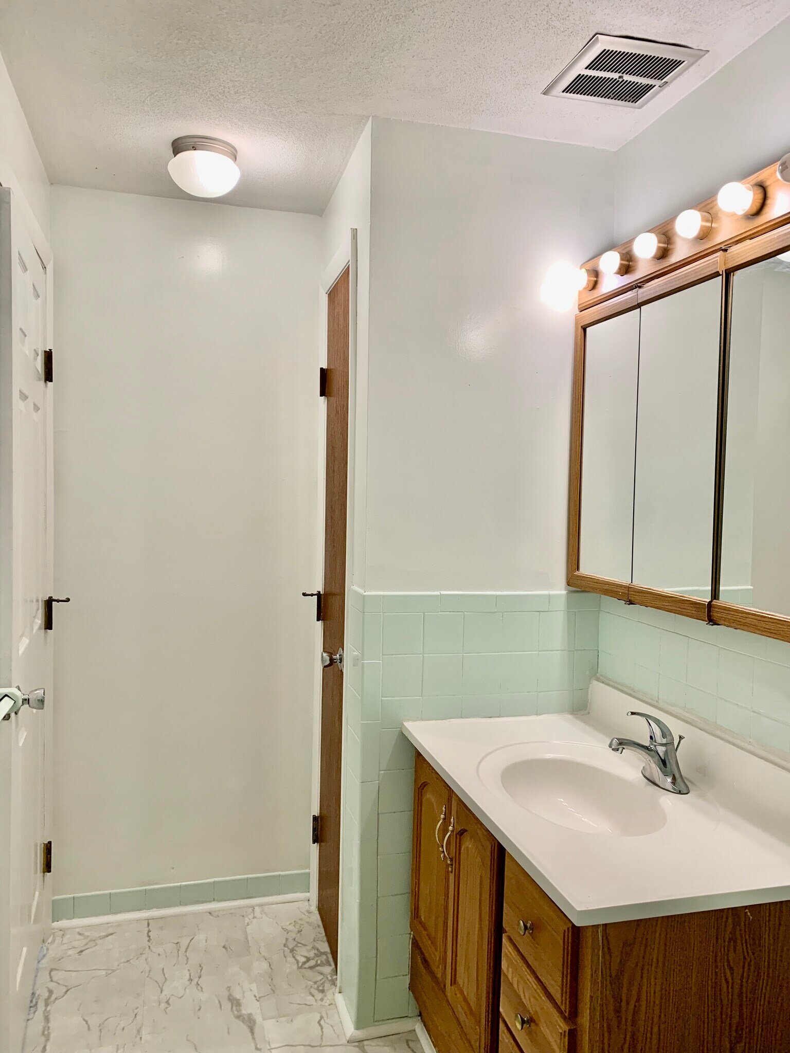 Building Photo - 22 Williamsburg Ct