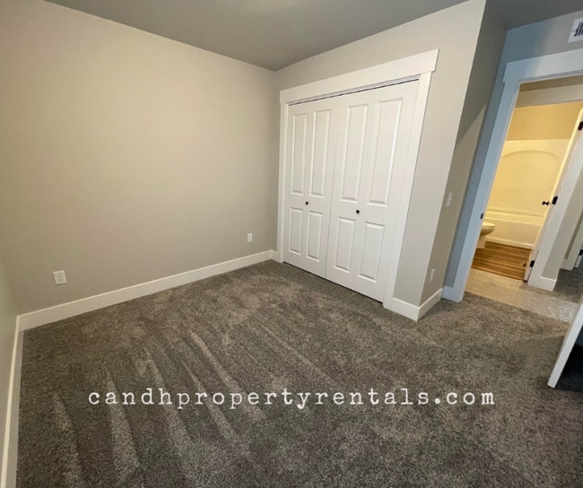 Building Photo - 6077 Northstead Ave