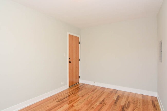 Building Photo - 2737 N Mildred Ave