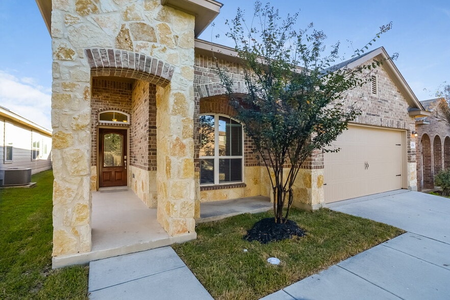 Building Photo - 654 Sea Eagle