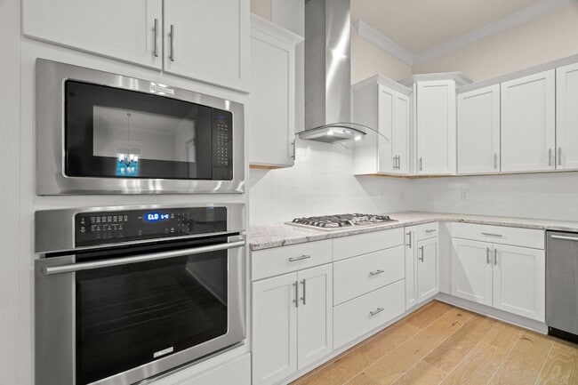 Building Photo - 99 Grande Pointe Cir