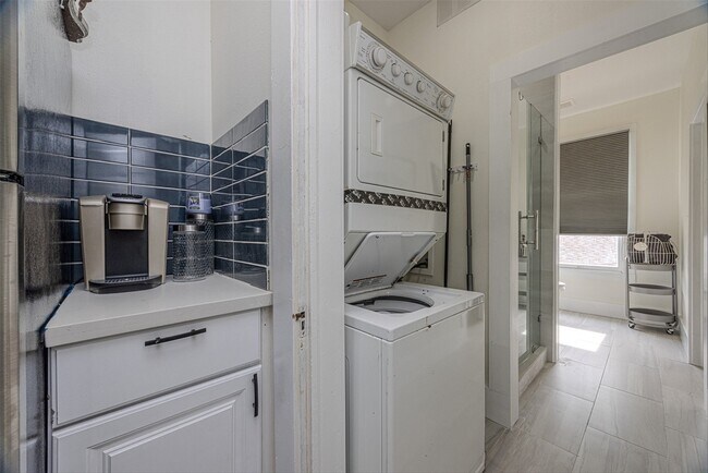 Building Photo - 1912 37th St