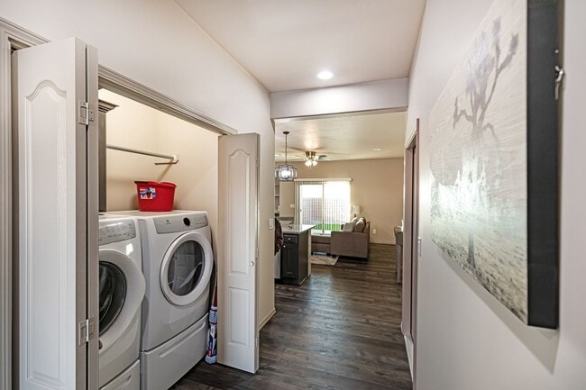 Building Photo - Fully Furnished