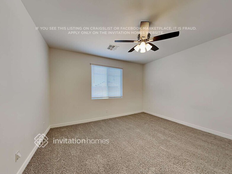 Building Photo - 14427 W El Cortez Pl