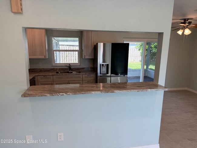 Building Photo - 2841 College View Dr