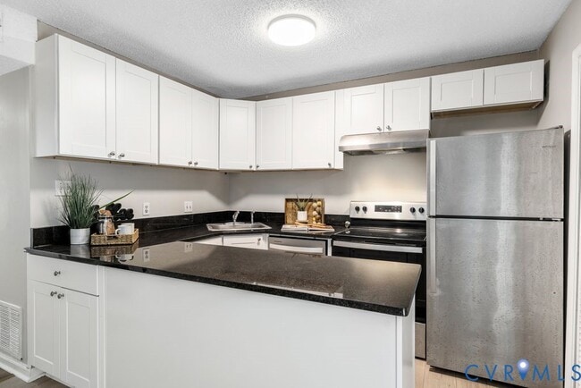 Building Photo - 31 Huneycutt Dr