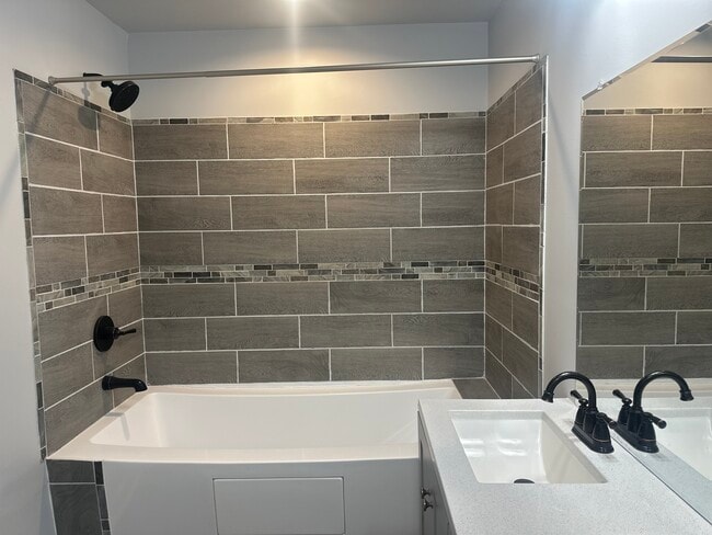 Building Photo - 110 Kensington Dr