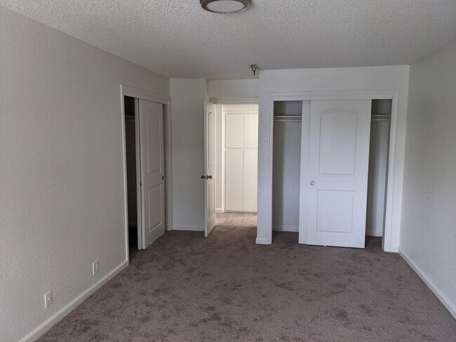 Building Photo - 55 Stenner St