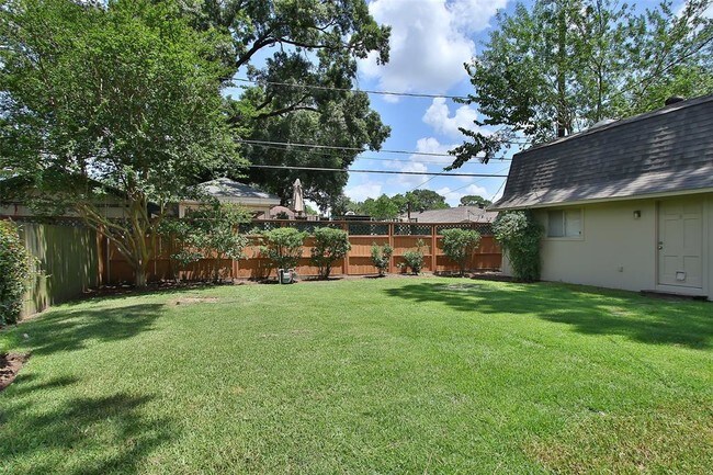 Building Photo - 5036 De Milo Dr