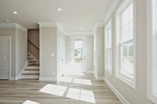 Building Photo - Pet-Friendly Crozet Townhome