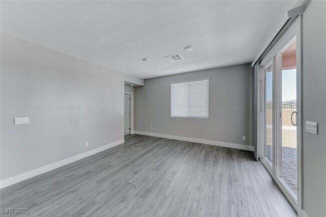 Building Photo - 510 Copper Falcon Ave