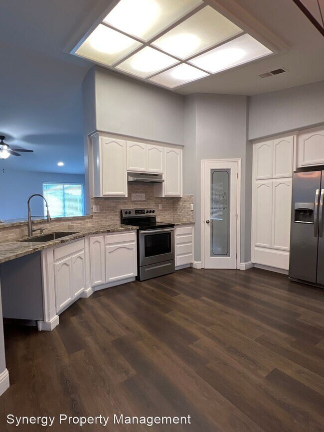 Building Photo - 3 br, 2 bath House - 6014 Sarona St