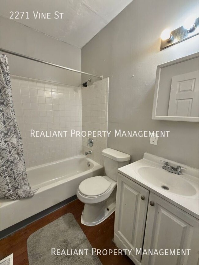 Building Photo - 2271 Vine St