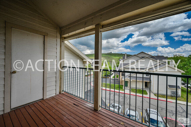 Building Photo - Condo in Park City available NOW