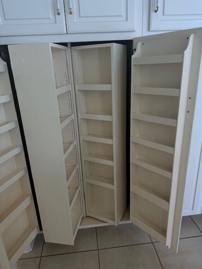 Building Photo - Fabulous Home in Gulf Breeze