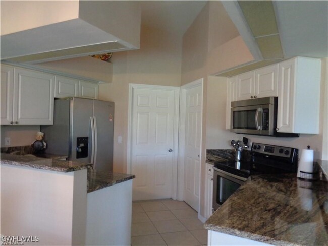 Building Photo - 2127 SW 52nd Ln