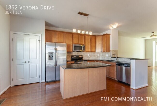 Building Photo - 1852 Verona Dr