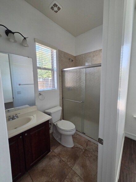 Building Photo - 3127 E Coconino Dr