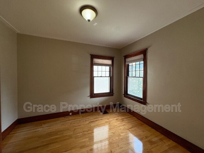 Building Photo - 351 S Franklin St